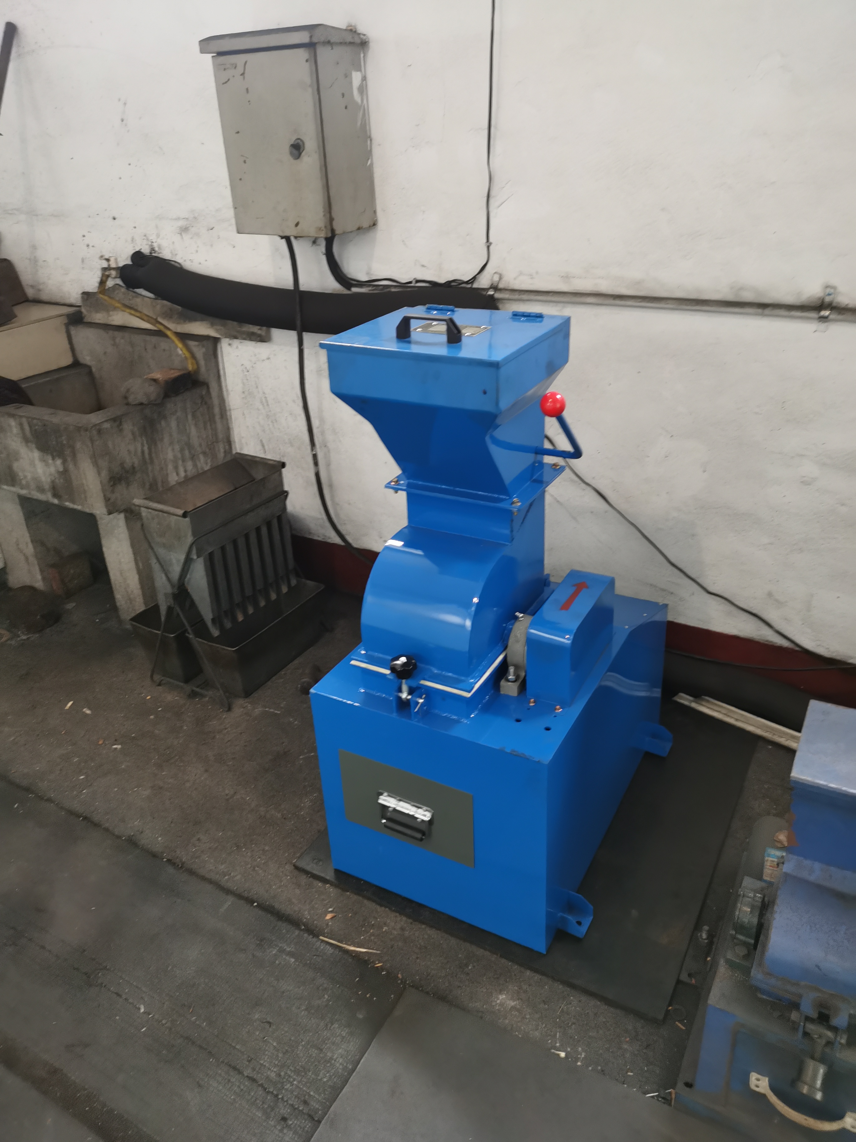 CP350×200湿干煤锤式破碎机参数